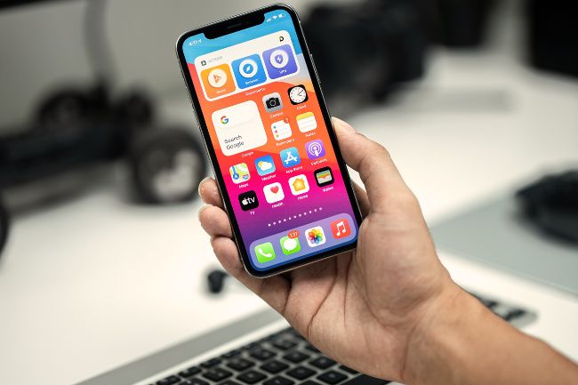 A função do iPhone que pode salvar sua bateria em dias corridos