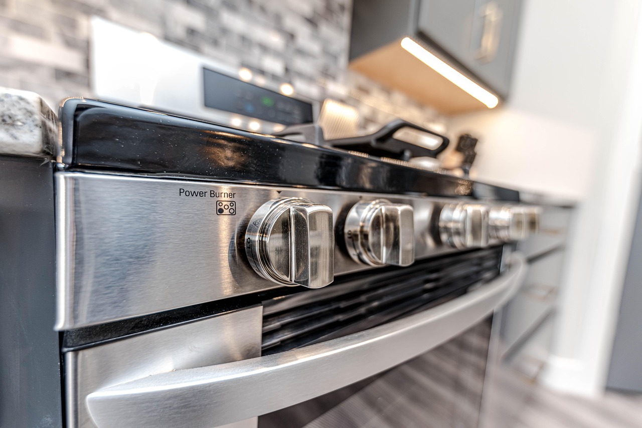 5 motivos curiosos para você nunca mais querer usar o forno a gás