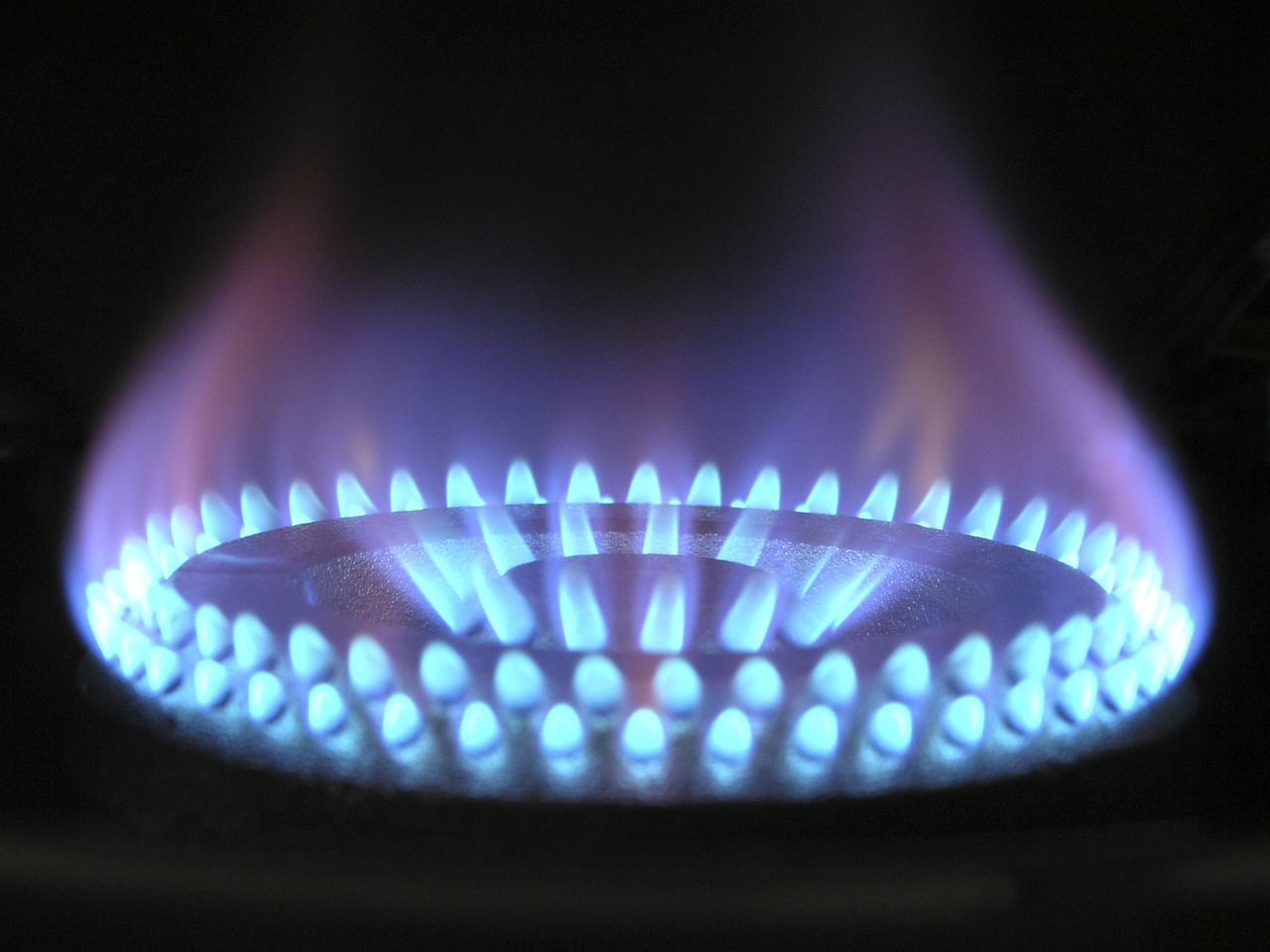 5 motivos curiosos para você nunca mais querer usar o forno a gás