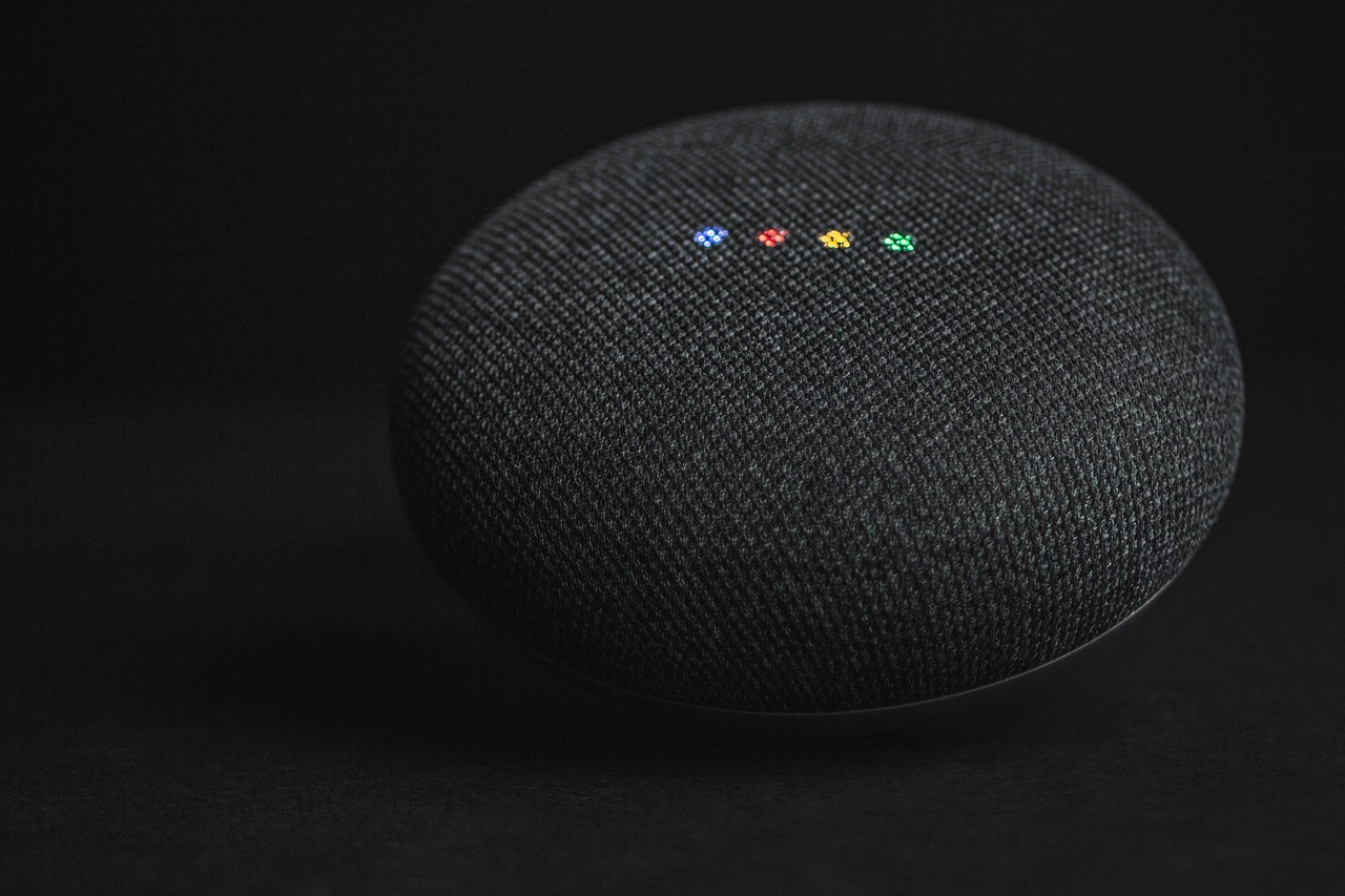 Echo Show ou Nest Hub? Veja qual assistente inteligente entrega mais pelo preço