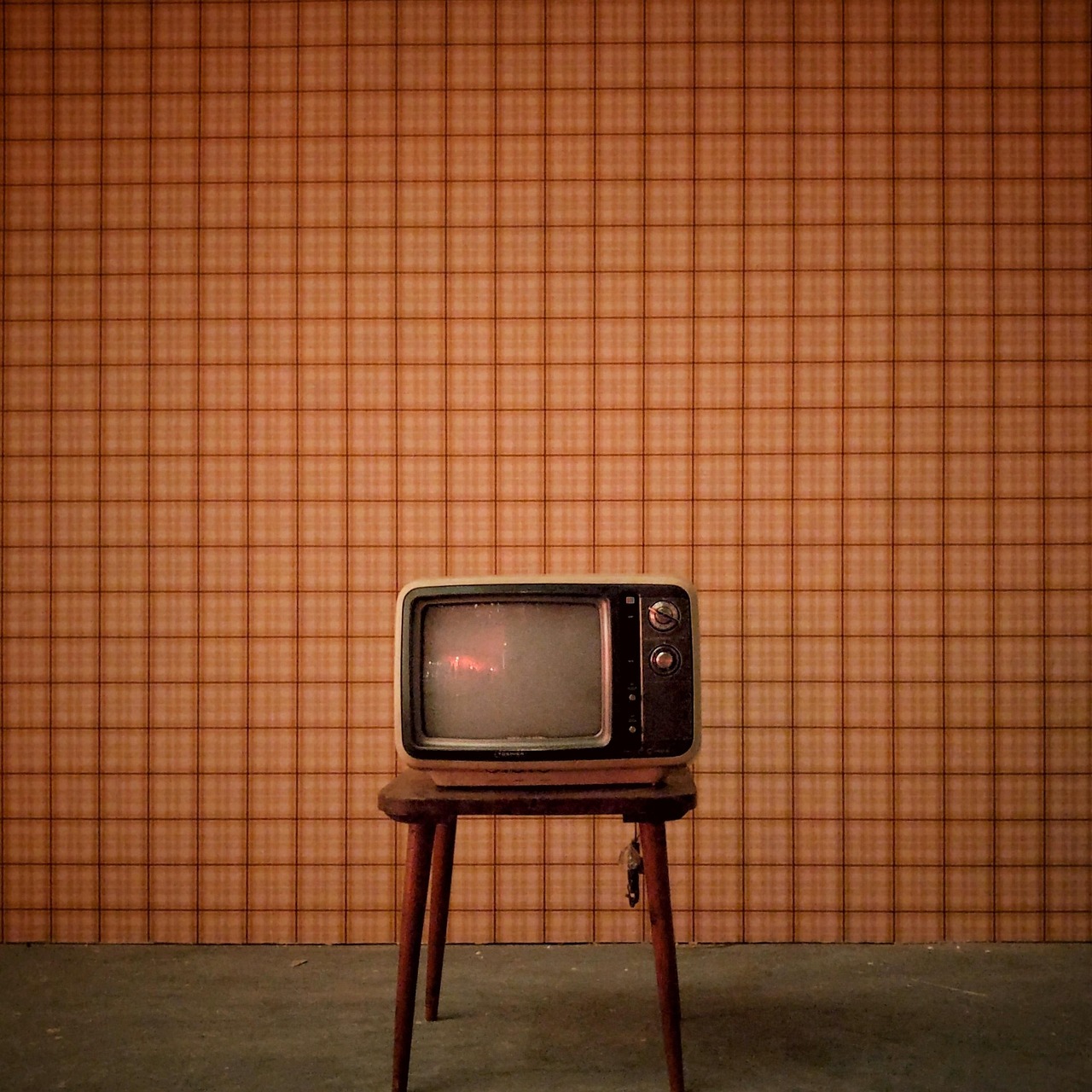Esses aparelhos transformam qualquer TV antiga em uma smart poderosa