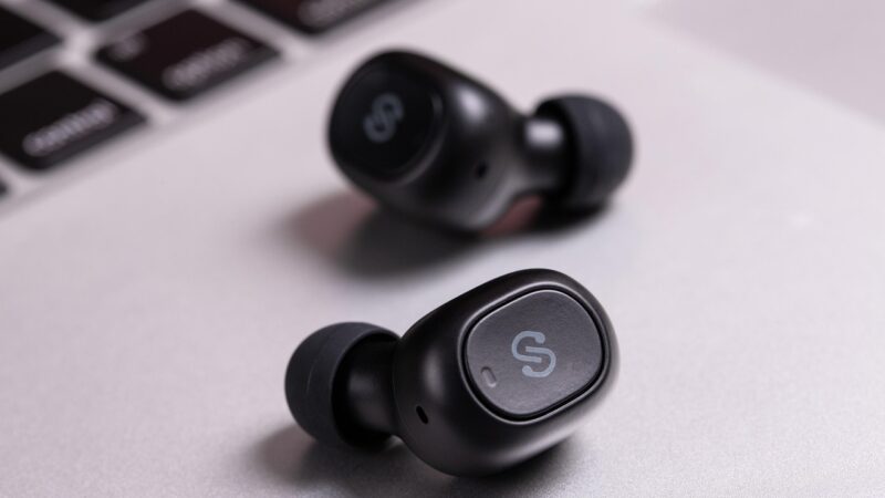 O que há por trás do sucesso dos fones de ouvido Bluetooth baratos