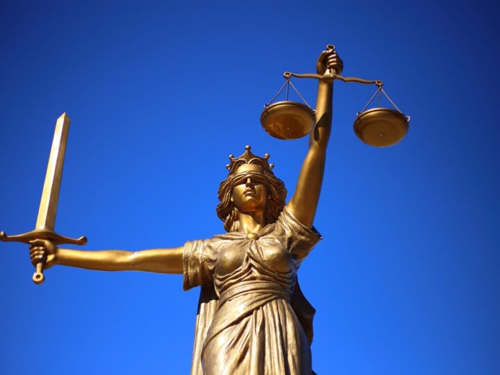 O que é justiça segundo a lei, a filosofia e a vida real