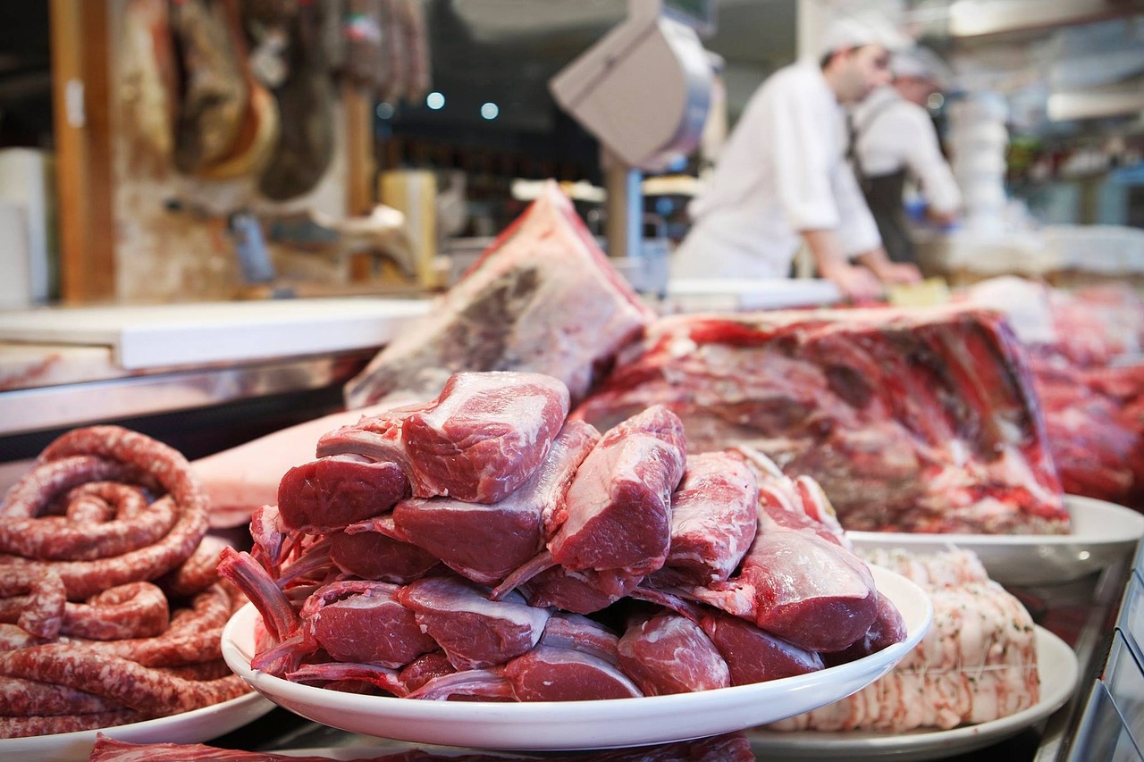Sonhar com carne crua: 5 interpretações que vão despertar sua curiosidade