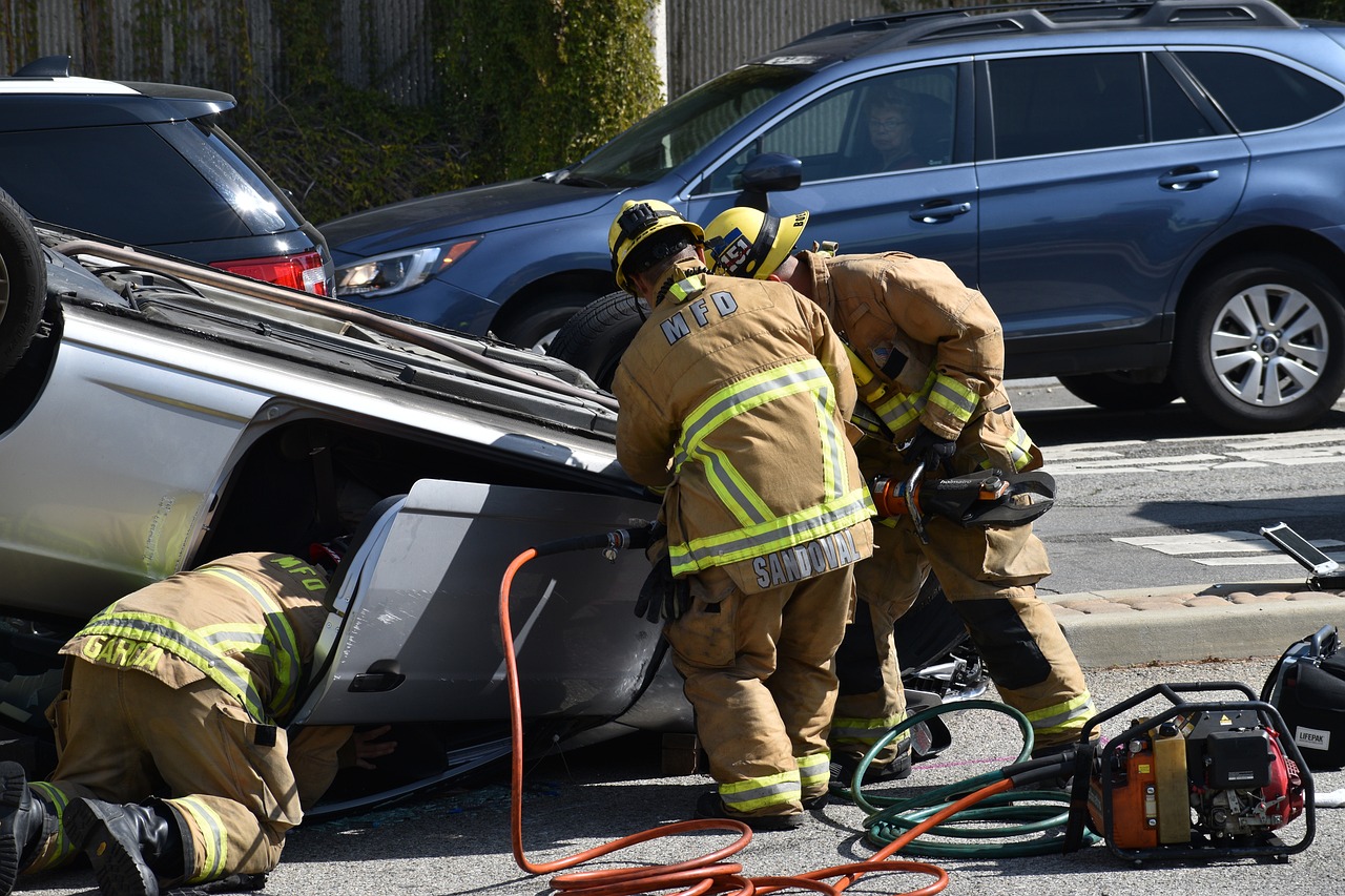 Sonhar com carro capotando: 5 significados intensos que vão te surpreender