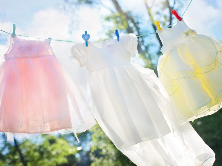Sonhar com roupa nova: 5 significados sobre renovação que vão te inspirar