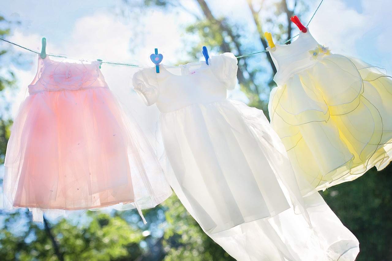 Sonhar com roupa nova: 5 significados sobre renovação que vão te inspirar