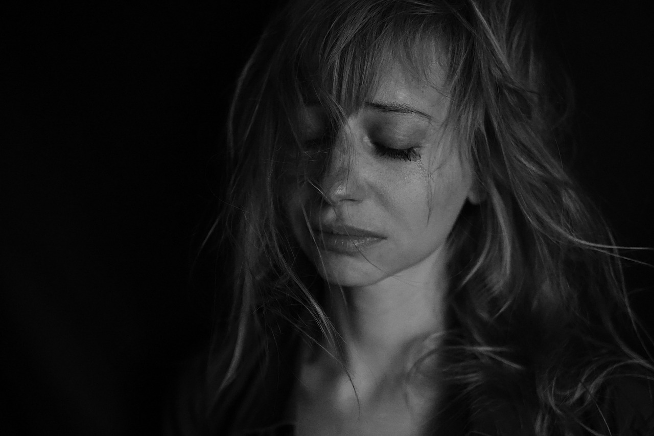 Sonhar que está chorando: 5 significados emocionantes que revelam muito