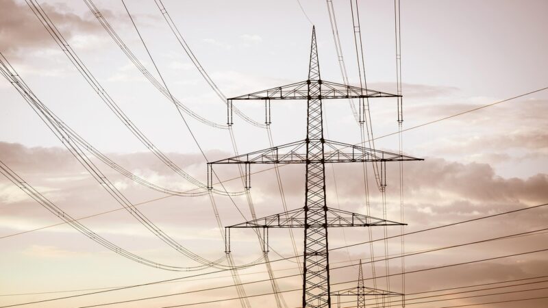 Você sabia que o estabilizador pode estar atrapalhando mais do que ajudando seus eletrônicos?