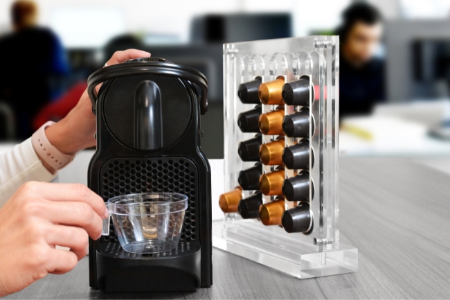 Por que cada vez mais pessoas estão comprando cafeteiras de cápsula usadas