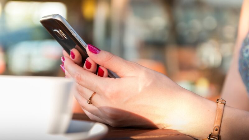 Como mandar SMS anônimo: 5 métodos rápidos para mensagens secretas