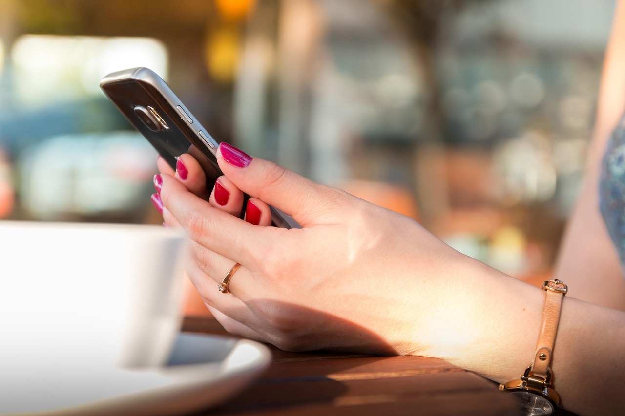 Como mandar SMS anônimo: 5 métodos rápidos para mensagens secretas