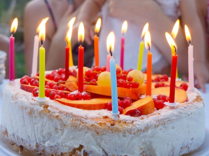 Sonhar com bolo de aniversário: 5 significados que celebram sua vida
