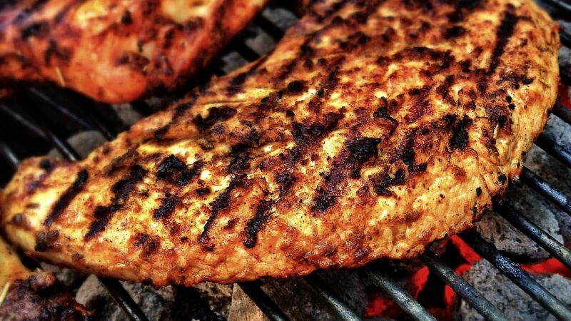 Sonhar com churrasco: 5 sinais de abundância que vão te deixar animado