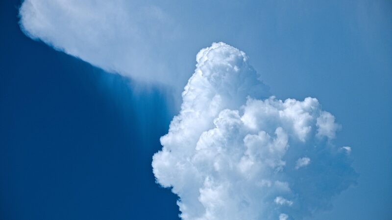 Sonhar com chuva forte: 5 significados que revelam emoções intensas