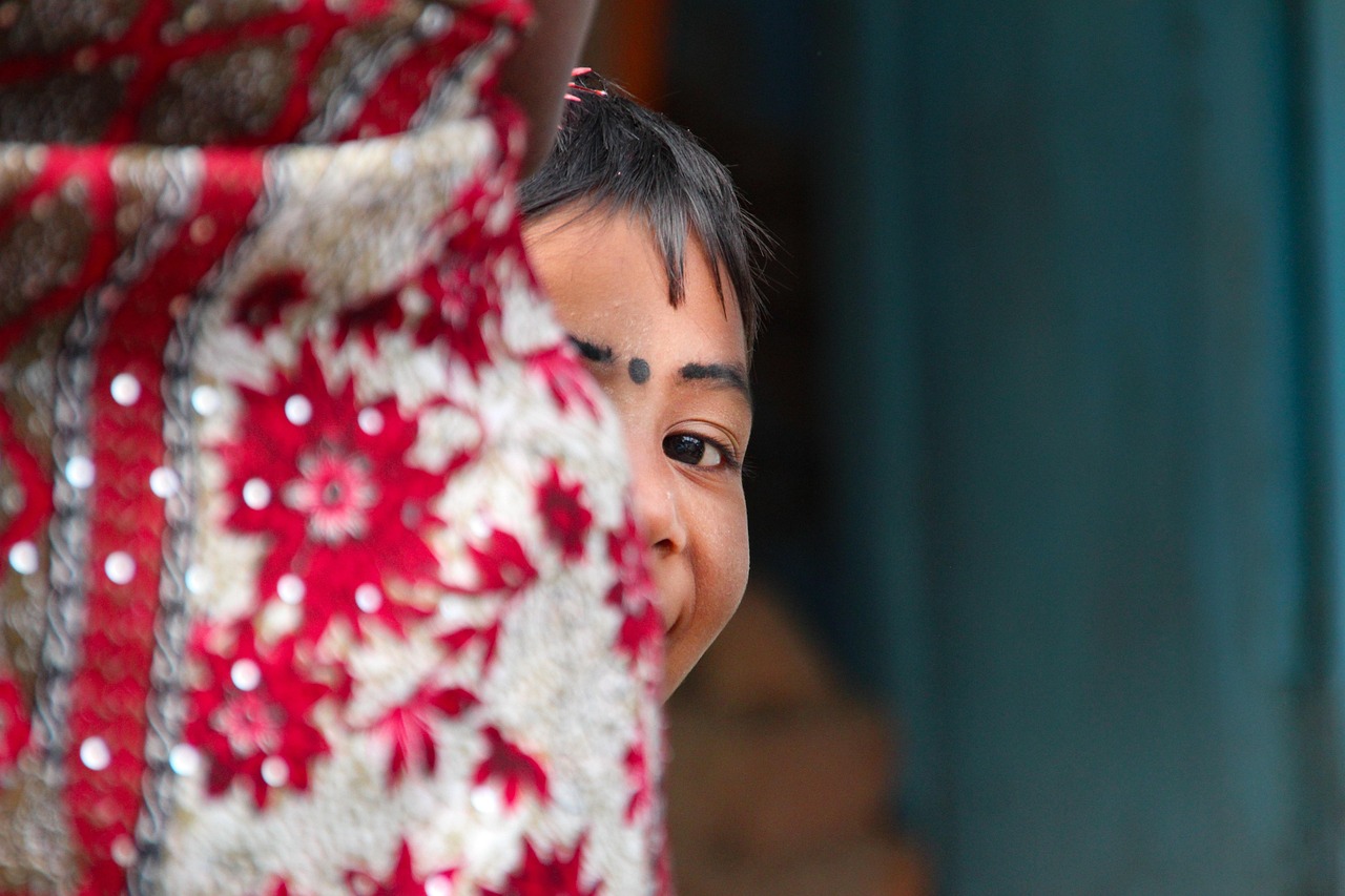 Sonhar com criança brincando: 5 significados que trazem alegria e leveza
