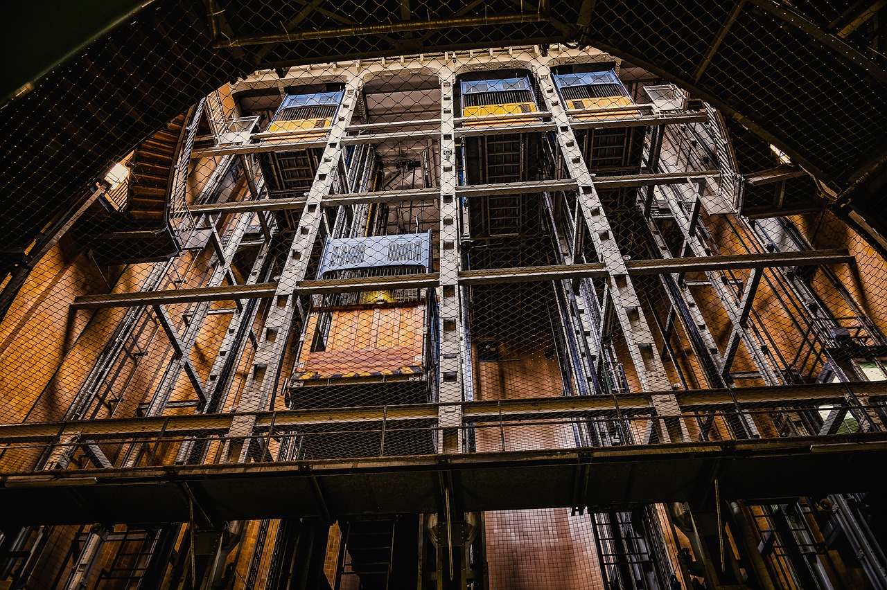 Sonhar com elevador: 5 significados que sobem e descem em sua vida