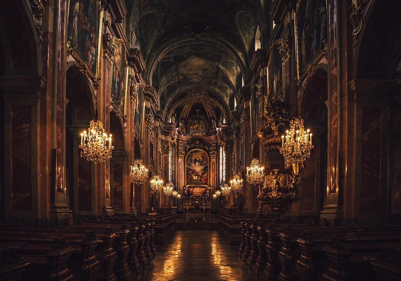 Sonhar com igreja católica: 5 mensagens espirituais que você precisa entender