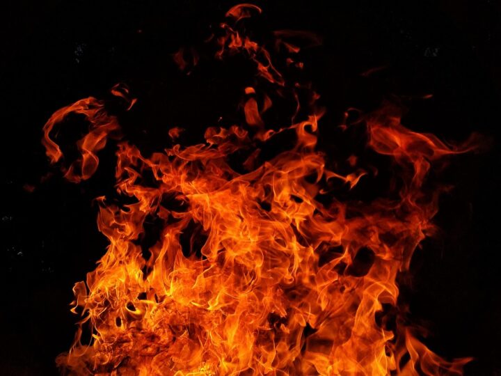 Sonhar com incêndio: 5 interpretações intensas que acendem sua atenção