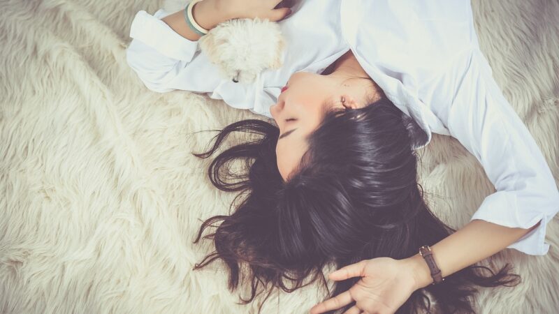 Sonhar com mulher desconhecida: 5 significados que vão despertar sua curiosidade