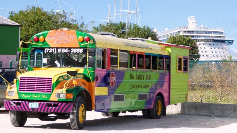 Sonhar com ônibus: 5 significados que guiam sua jornada na vida
