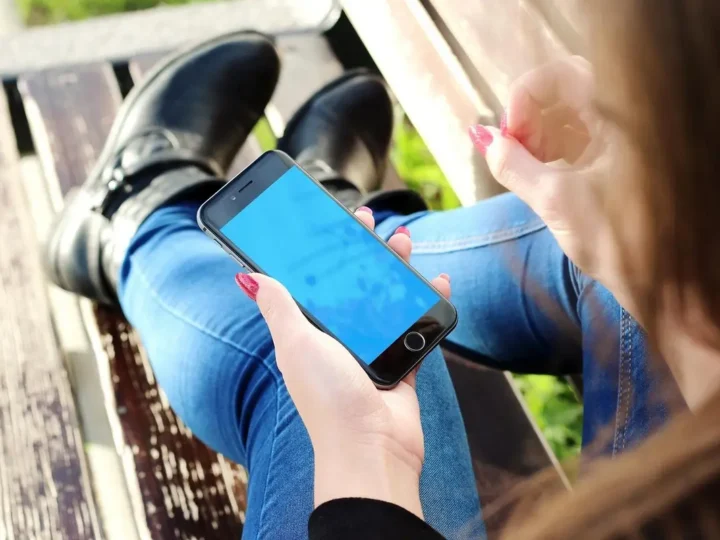 Especialistas revelam os melhores smartphones de até R$ 1.000 com ótimo custo-benefício
