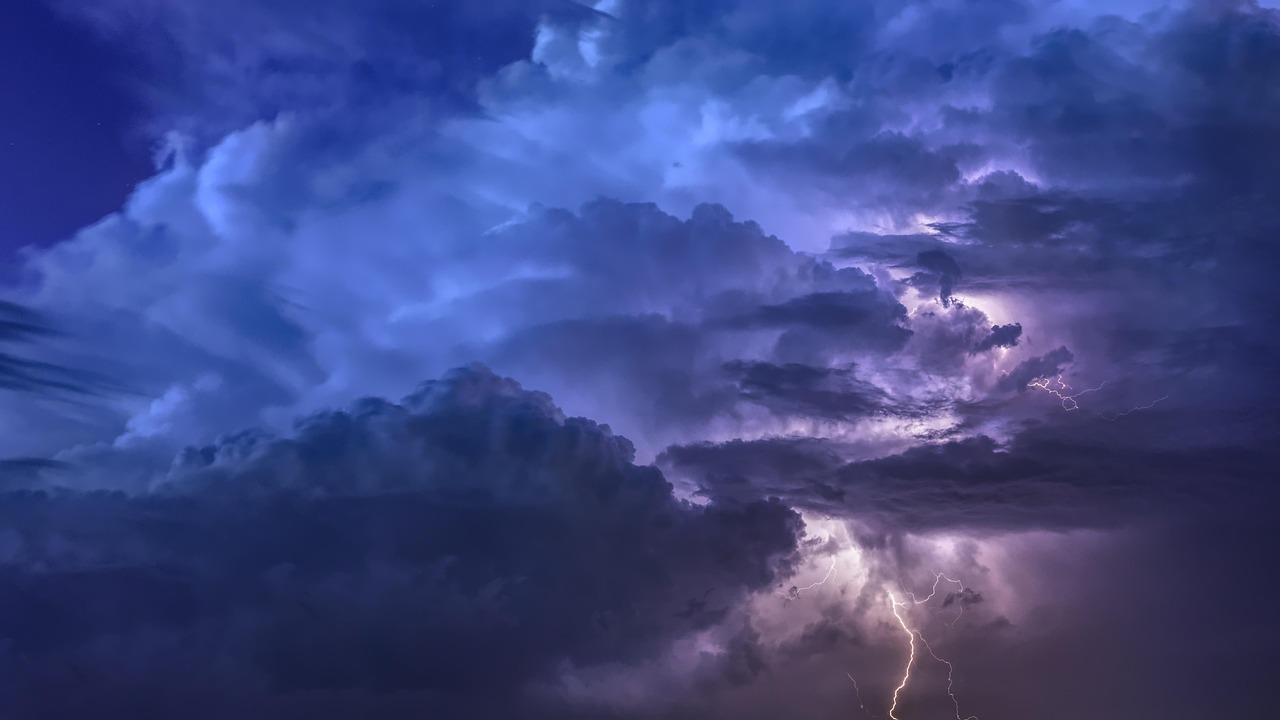 Sonhar com tempestade: 5 sinais de problemas que estão se aproximando