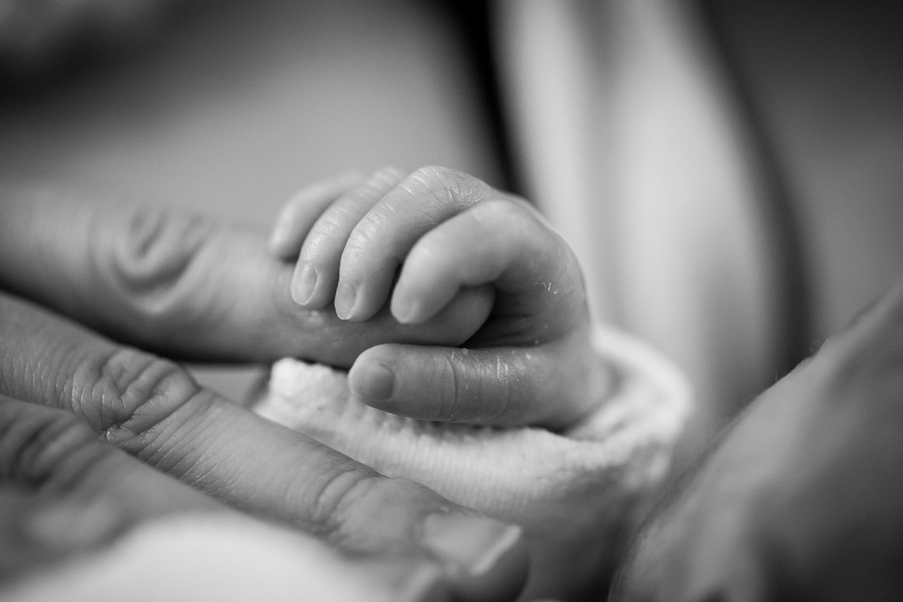Sonhar que o filho está morrendo: 5 alertas urgentes que seu sonho envia