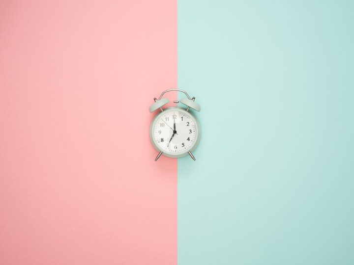 Ver horas iguais: 5 simbolismos que revelam mensagens do universo