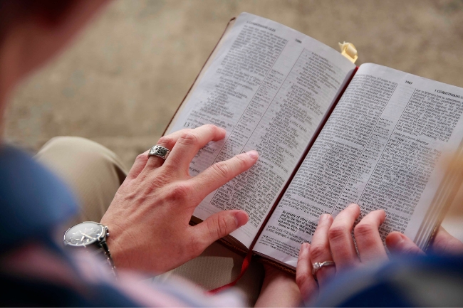 O que significa Ravi na Bíblia? Uma Jornada Espiritual pelo Nome e Seu Poder
