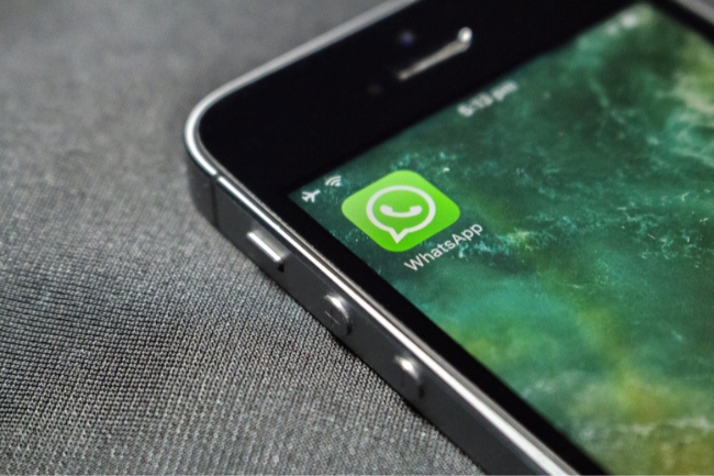 As 50 melhores brincadeiras para Status e grupos do WhatsApp de 2025