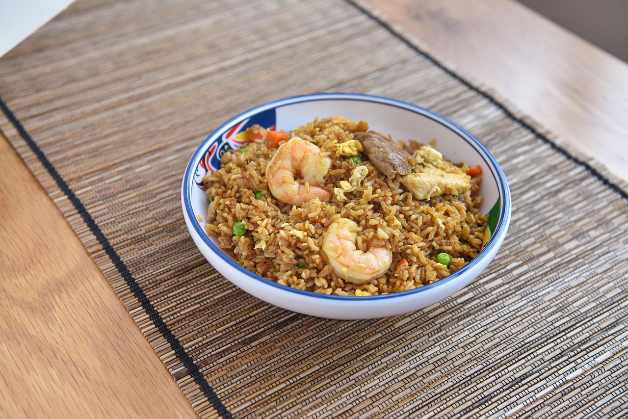 O que é yakimeshi e por que esse prato japonês virou queridinho