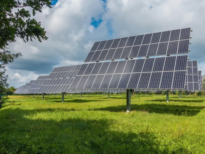 Como funciona uma Fazenda de Energia Solar