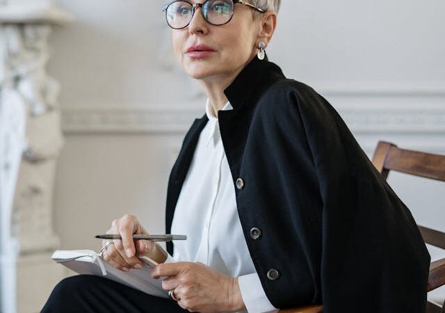 Grisalho é o Novo Glamour: Como Uma Geração Inteira Está Redefinindo Beleza