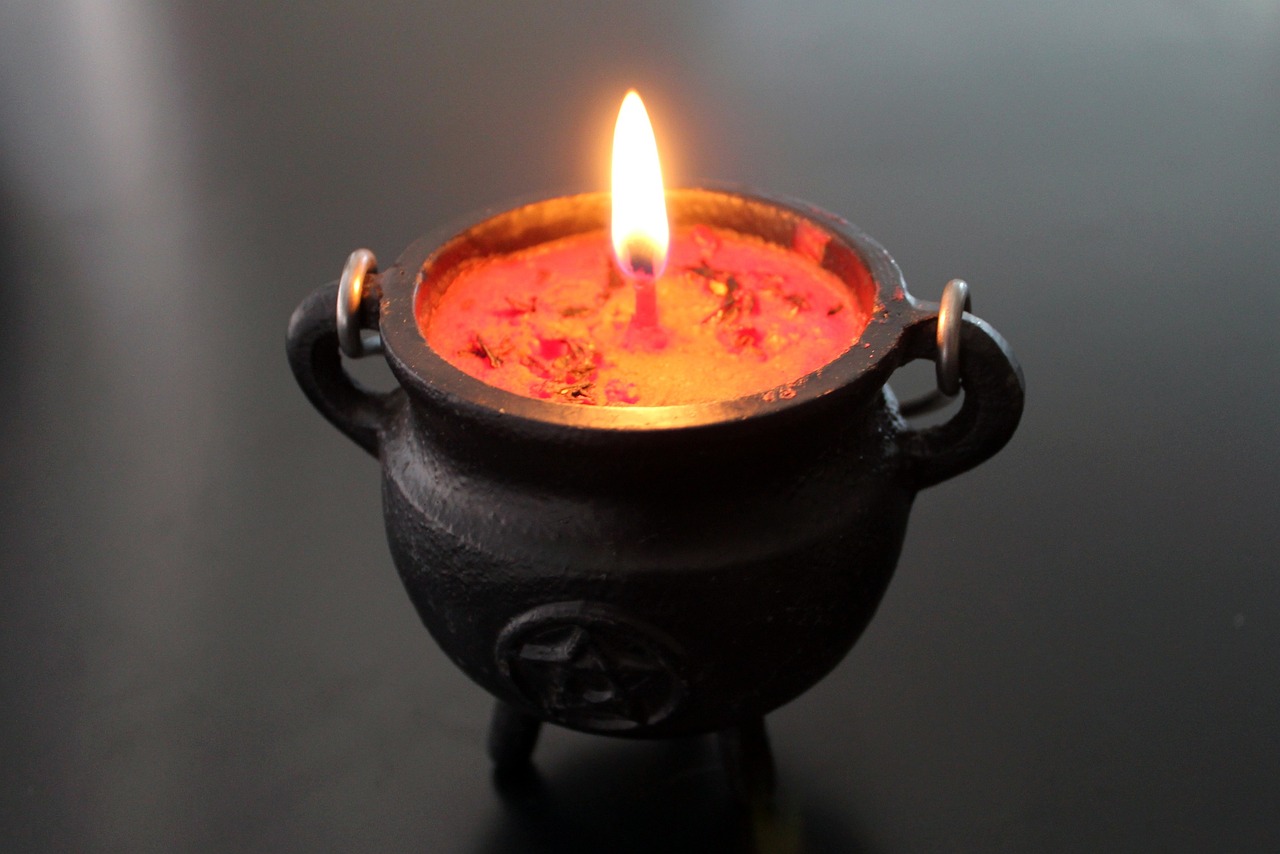 Missas negras: rituais e lendas sombrias