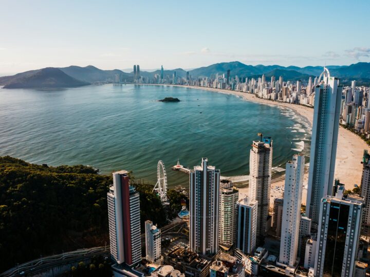 Os 5 Bairros Mais Valorizados de Balneário Camboriú para Investir Agora
