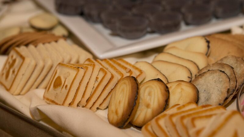 Biscoito ou bolacha: qual o termo correto
