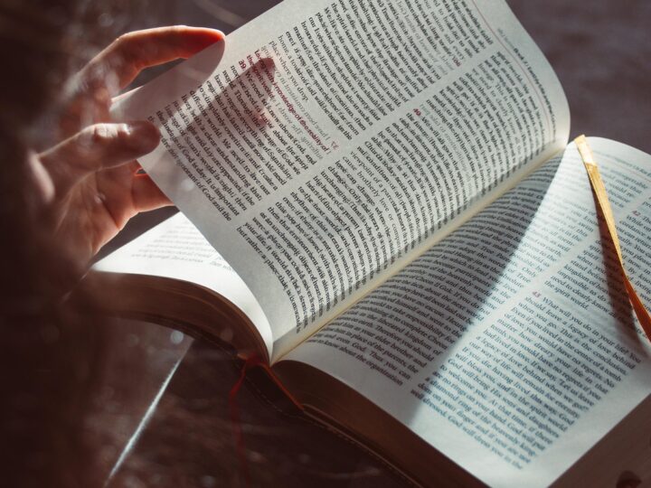 Palavra que mais aparece na Bíblia Descubra qual é