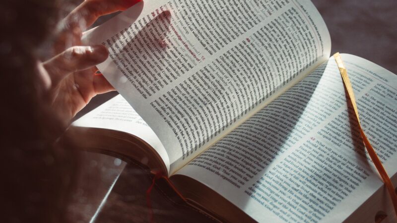 Palavra que mais aparece na Bíblia Descubra qual é