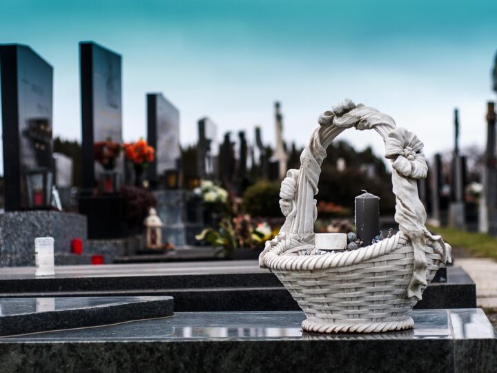 Por que não pode entrar no cemitério menstruada Entenda a crença