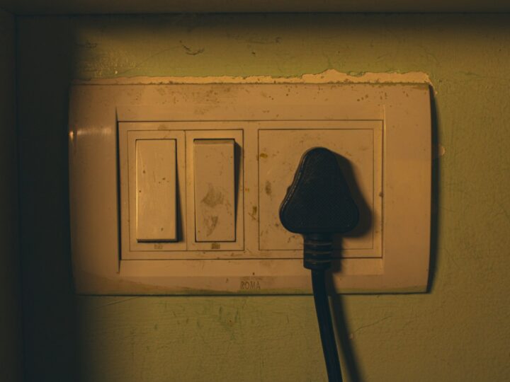 7 sinais de que sua casa pode sofrer um curto-circuito