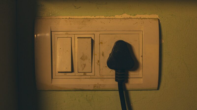 7 sinais de que sua casa pode sofrer um curto-circuito