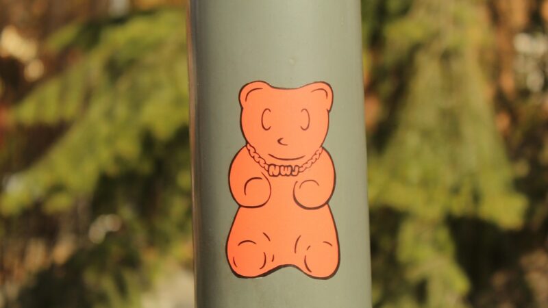 Quantos adesivos 5×5 cabem em uma folha A4 Veja