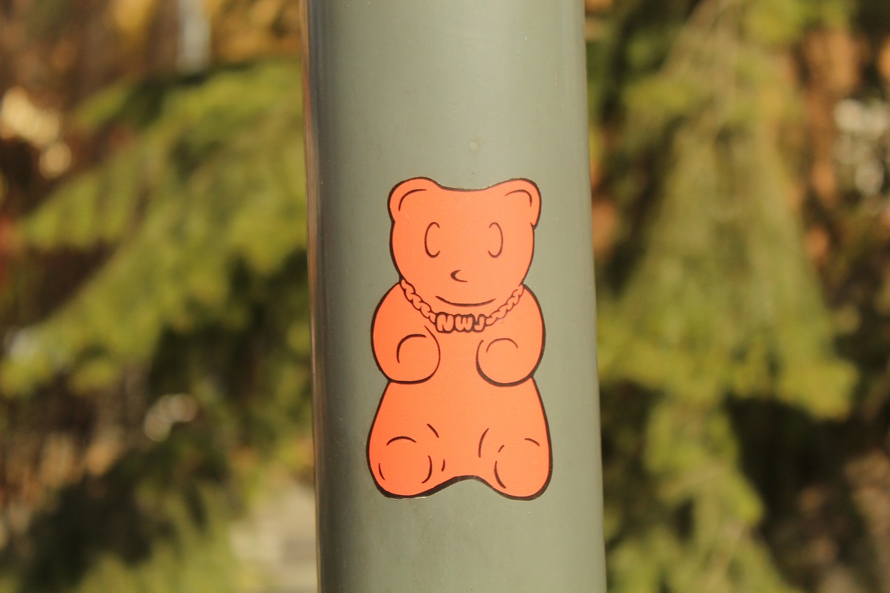 Quantos adesivos 5×5 cabem em uma folha A4 Veja