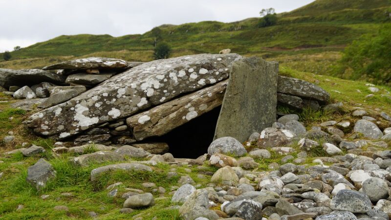 Simpatia enterrar o nome da pessoa Funciona