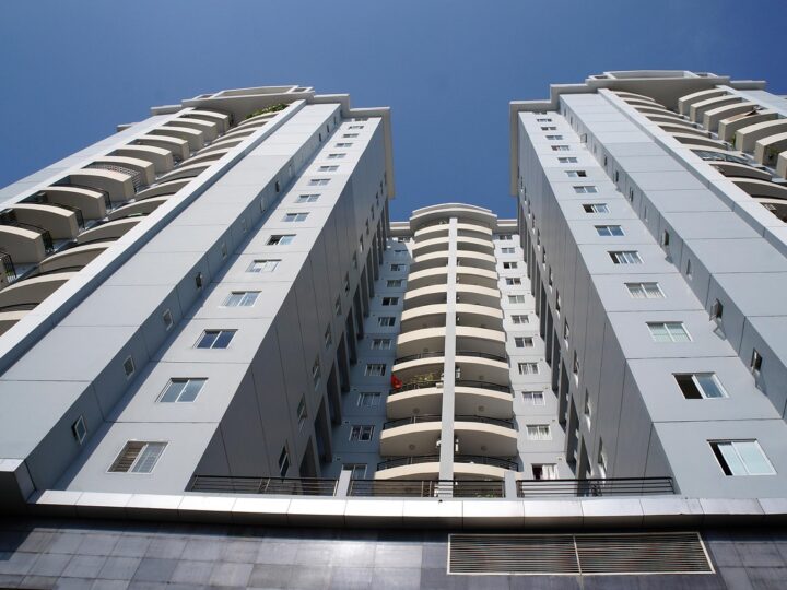 Famosos que moram no condomínio Malibu RJ: Lista atualizada