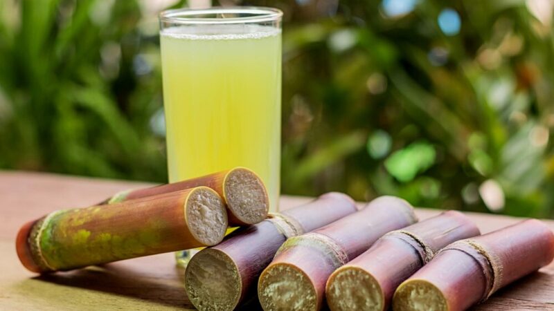Caldo de cana escuro: É normal?