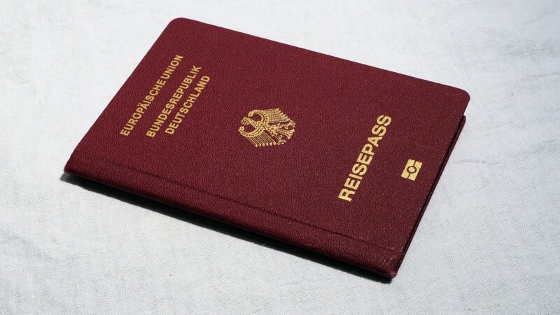 Como descobrir o sobrenome de uma pessoa legalmente