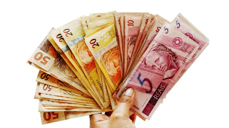 Quem ganha 1400 recebe quanto de férias