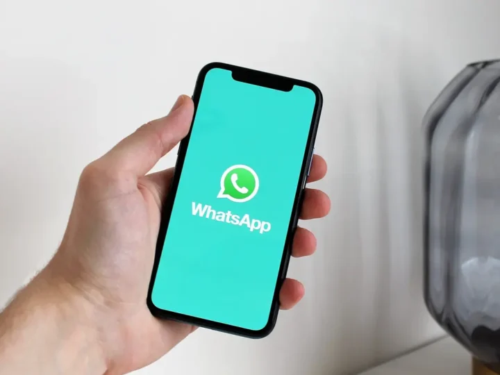 Como personalizar WhatsApp e Instagram com letras diferentes, símbolos e figurinhas